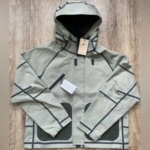 Nike Tech Storm-Fit Hooded Rain Jacket Light Army Men’s Sz Small HM9473-320 $395
